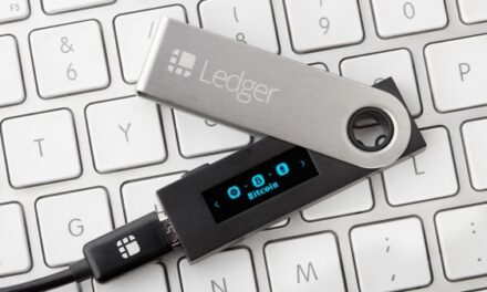 В открытом доступе оказалась база данных пользователей Ledger