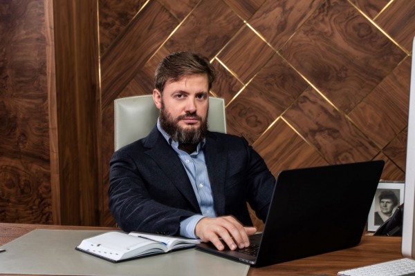 Алексей Феликсов, «585*Золотой»: «Прибыль в e‑commerce пока несравнима с офлайн» Алексей Феликсов, «585*Золотой»: «Прибыль в e‑commerce пока несравнима с офлайн»