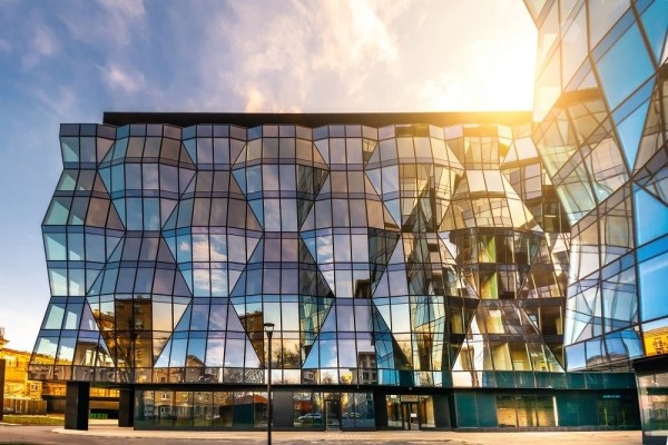  "Искра-Парк" - новая доминанта Бегового района  