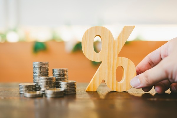 Вклады, привязанные к ключевой ставке: в чем подвох и стоит ли открывать
Вклады, привязанные к ключевой ставке: в чем подвох и стоит ли открывать