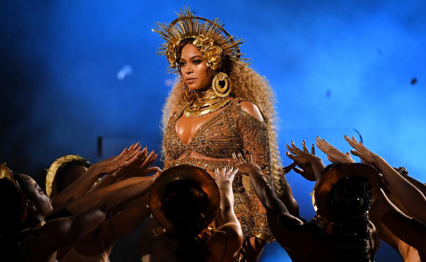 Певица Бейонсе стала миллиардером
Певица Бейонсе стала миллиардером