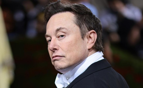 Маск стал первым человеком в истории с состоянием $600 млрд
Маск стал первым человеком в истории с состоянием $600 млрд