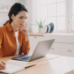 Как сформировать чек самозанятому: доступные сервисы и правила оформления