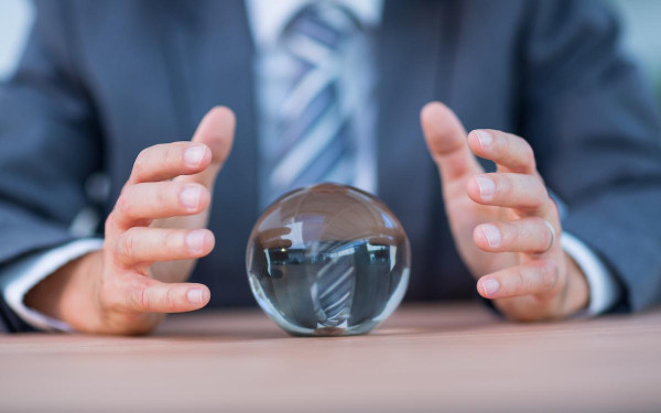 Кто дал самый точный и неточный прогноз по индексу Мосбиржи на 2025 год