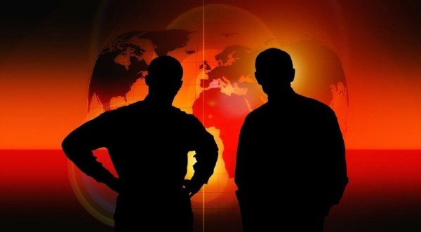 Санкции Трампа против «Роснефти» и «Лукойла» — как может ответить Россия? Мнение политолога Санкции Трампа против «Роснефти» и «Лукойла» — как может ответить Россия? Мнение политолога