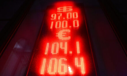 Аналитик Пырьева: в 2026 году доллар может подорожать до 100 рублей