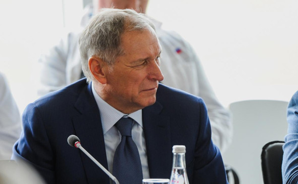 
                    Минфин объяснил задержку продажи активов бизнесмена Струкова
                