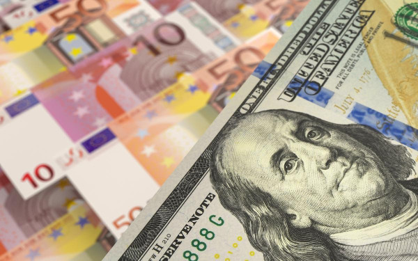 Эксперты «Айгенис» спрогнозировали рост доллара до ₽96 к концу 2026 года