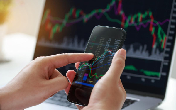 Аналитики «Финама» выяснили, в какие акции инвестируют молодые россияне