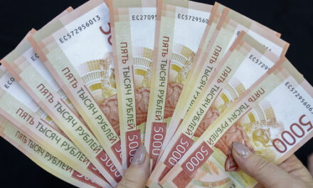 Объем наличных в обращении вырос на 659 млрд руб. за 3 месяца