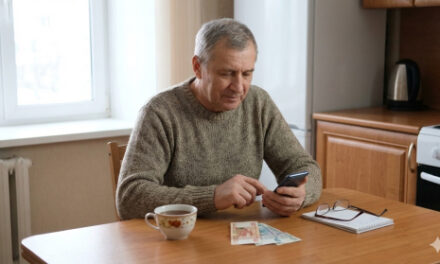 Экономист раскрыл, как и когда вырастут пенсии россиян в 2026 году