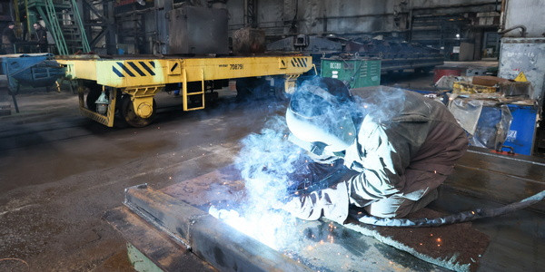 Промпроизводство в РФ в ноябре снизилось на 0,7%, за 11 месяцев рост составил 0,8% Промпроизводство в РФ в ноябре снизилось на 0,7%, за 11 месяцев рост составил 0,8%