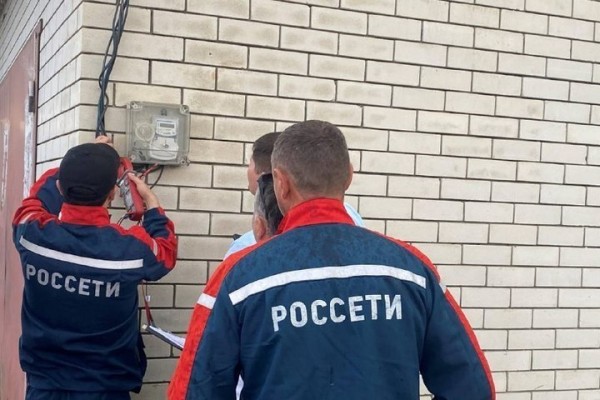 Люди оплатят чужие долги: в России могут поднять плату за электричество из-за хронических проблем энергосбыта на Кавказе Люди оплатят чужие долги: в России могут поднять плату за электричество из-за хронических проблем энергосбыта на Кавказе
