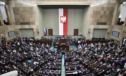 Сейм Польши добился принятия закона о регулировании крипторынка