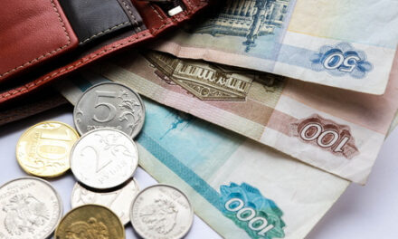 Долги населения по кредитам рекордно выросли за последний год