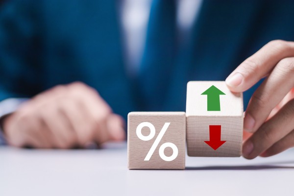 Вклады, привязанные к ключевой ставке: в чем подвох и стоит ли открывать
Вклады, привязанные к ключевой ставке: в чем подвох и стоит ли открывать