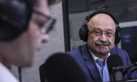 Экономист Михаил Задорнов дал совет, куда вложить ₽1 млн